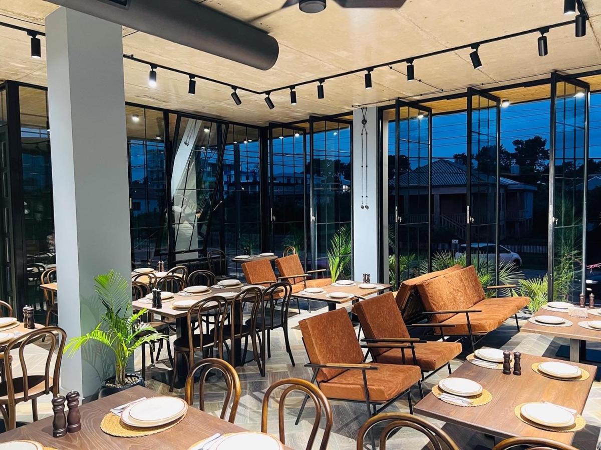 Level Up Hotel & Restaurant Кобулети Екстериор снимка
