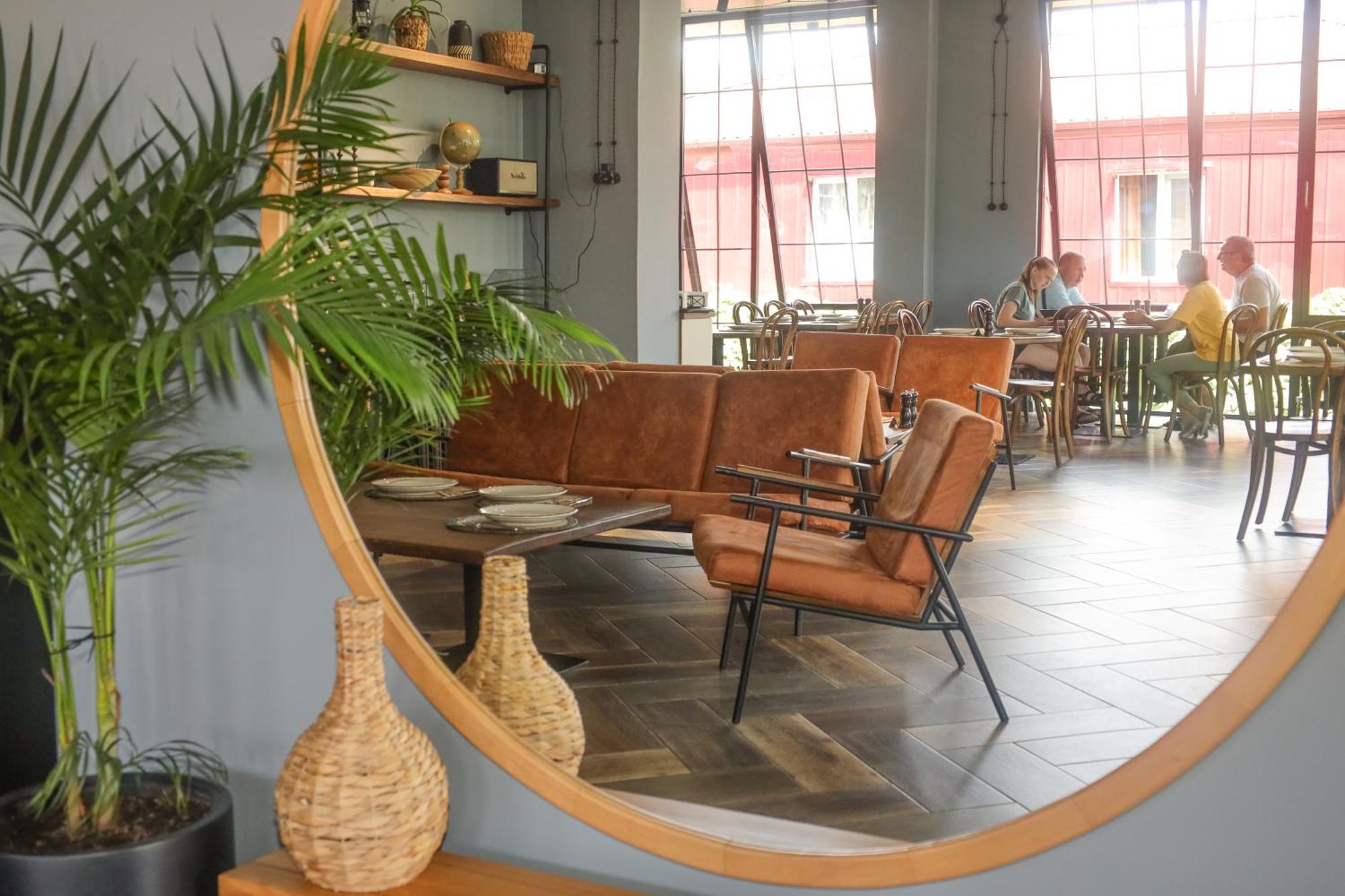 Level Up Hotel & Restaurant Кобулети Екстериор снимка