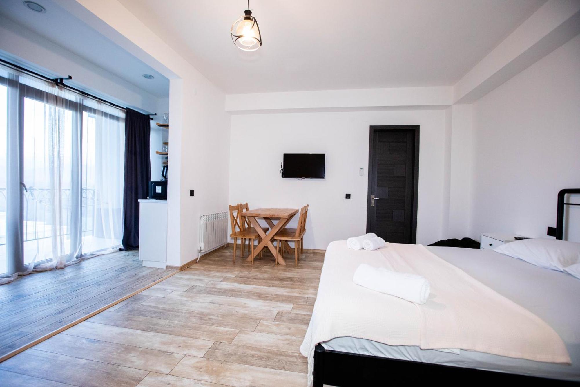 Level Up Hotel & Restaurant Кобулети Екстериор снимка